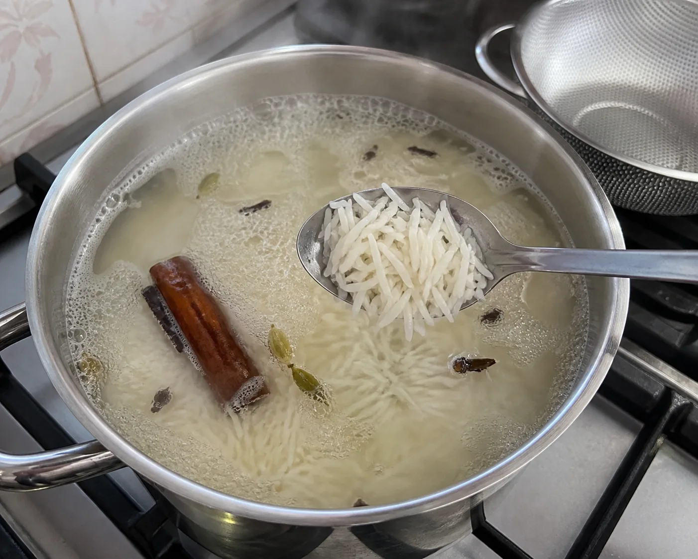 برنج را نیمپز کنید