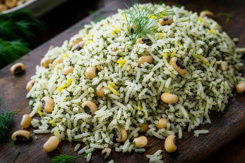 شویدپلو با لوبیا چشم‌بلبلی